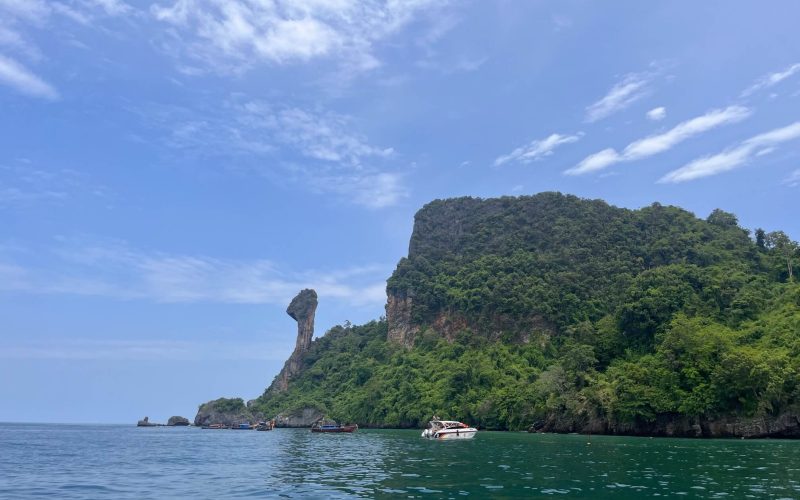 Thailand met kinderen chicken Island